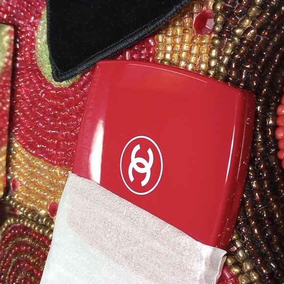 Chanel Compact Mirror Red - Picture 4 of 14